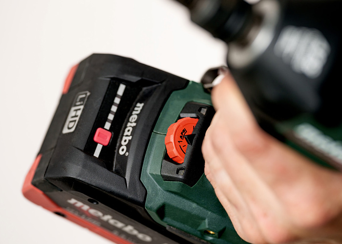 Акумуляторний ударний гайкокрут METABO SSW 18 LTX 550 BL (2х5,2 Ач, ASC 55, metaBOX 145)