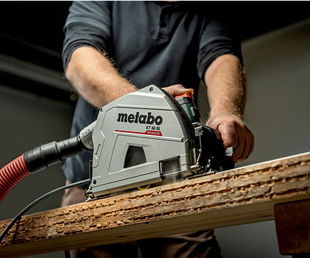 Ручна дискова пила METABO KT 66 BL