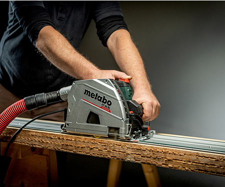 Ручная дисковая пила METABO KT 66 BL