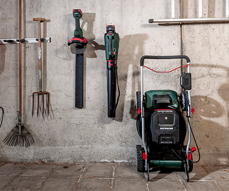 Аккумуляторная газонокосилка METABO RM 36-18 LTX BL 46 (5,2 Ач)