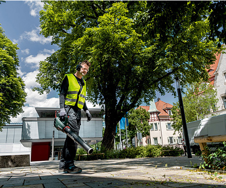 Аккумуляторная воздуходувка METABO LB 18 LTX BL (2x5,2Ah, ASC 55)