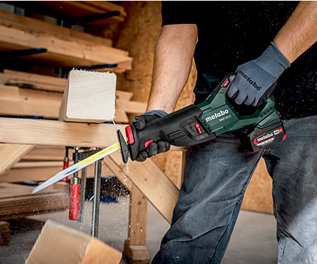 Аккумуляторная сабельная пила METABO SSEP 18 LT