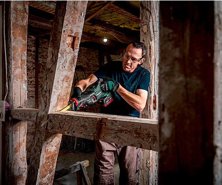 Аккумуляторная сабельная пила METABO SSEP 18 LT BL