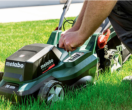 Газонокосилка METABO RM 36-18 LTX BL 36 (2x5,2Ah, 2x ASC55)