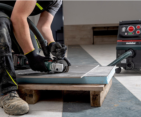 Акумуляторна болгарка METABO W 18 L 9-125 (Каркас)