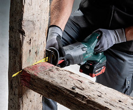 Аккумуляторная сабельная пила METABO SSE 18 LTX BL (2 x 8,0 Ah)
