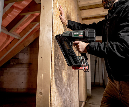 Аккумуляторный гвоздезабиватель METABO NFR 18 LTX 90 BL (2x LiHD 4,0Ah, ASC 145, metaBOX 340)