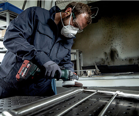 Акумуляторна болгарка METABO WVB 18 LT BL 11-125 Quick Inox (Каркас)