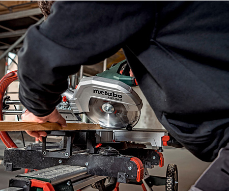 Торцювальна пила METABO KGS 254 M