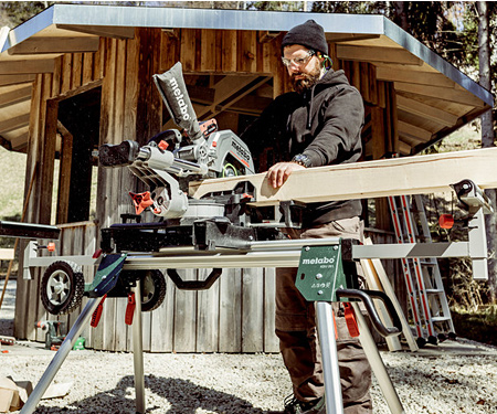 Аккумуляторная торцовочная пила METABO KGS 18 LTX BL 305 8 Ah