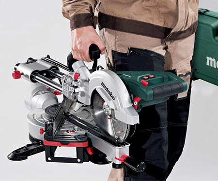 Торцювальна пилка METABO KGS 216 M GL