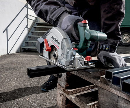 Аккумуляторная дисковая пила METABO MKS 18 LTX 58 + FS 160