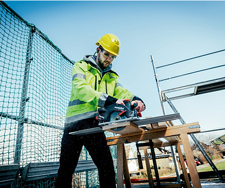  Аккумуляторная дисковая пила  METABO Set KS 18 LTX 57 BL + KFS 44