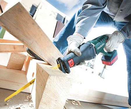 Акумуляторна шабельна пила METABO ASE 18 LTX (5,5 Агод)