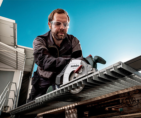Аккумуляторная дисковая пила METABO MKS 18 LTX 58 + MetaLoc