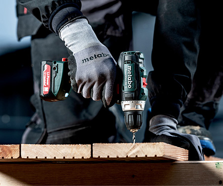 Аккумуляторный шуруповерт METABO PowerMaxx BS 12 Set + PowerMaxx ULA 12 LED