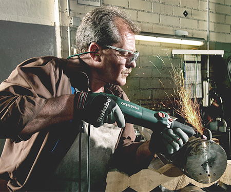 Кутова шліфмашина METABO WEA 15-125 Quick + GE 710 Plus Set